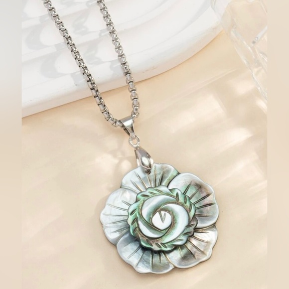 “Rose of the Ocean” Abalone Seashell Carved Iridescent Flower Brooch or Necklace - Picture 7 of 16